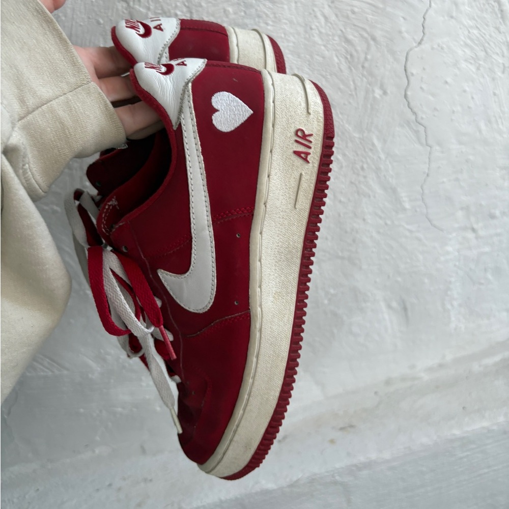 Woman’s Nike Air Force 1 low rare Valentine’s Day 2003 sneakers - Picture 7 of 9